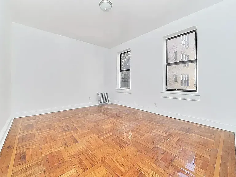 13 Cumming St #5G — Photo 5