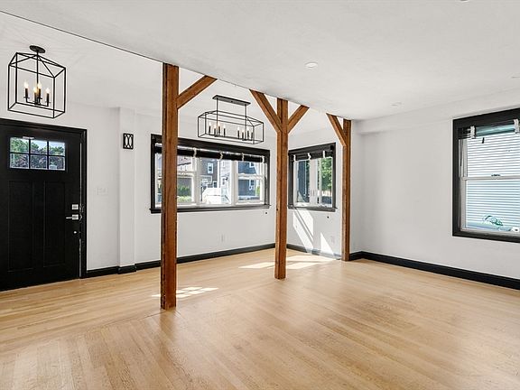 4th image of 146-148 Warren Ave