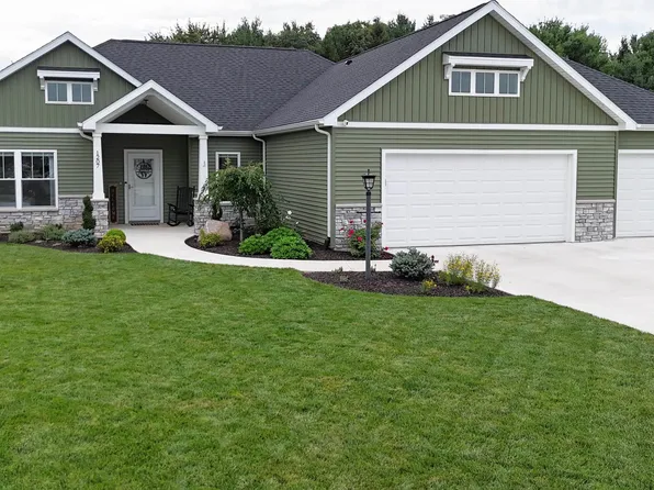 1207 E Dresdin Dr, Warsaw, IN 46580