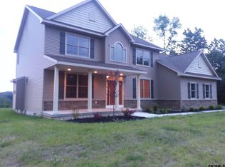 15 Lochvue Dr, Wynantskill, NY 12198