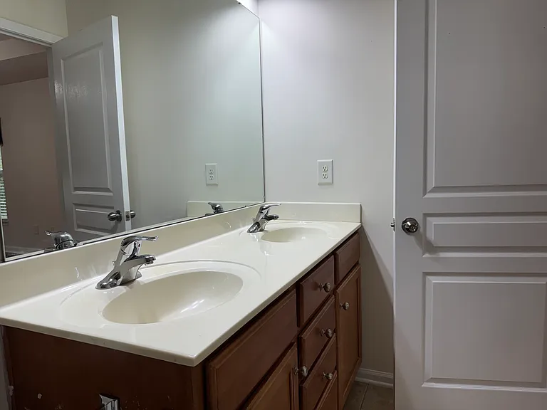 Main bedroom attached bathroom