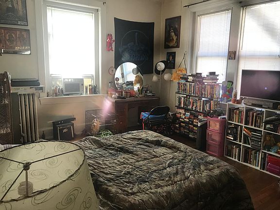 4th image of 1118 Grove Ave #22