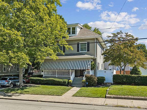 2nd image of 440 College Ave