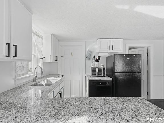 5th image of 74 Riverside Drive