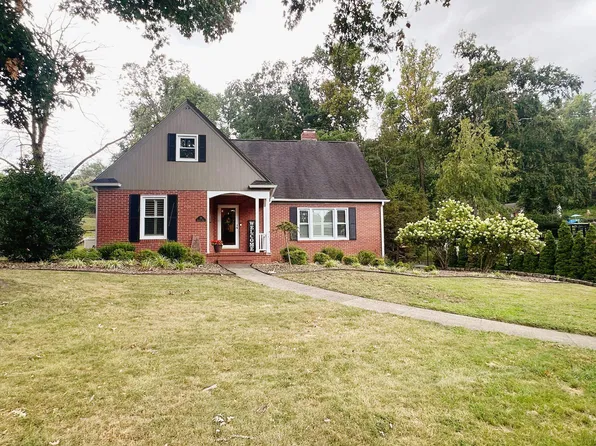 29 Chestnut Dr, Huntington, WV 25705