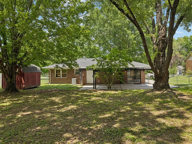 1013 Brink Pl — Photo 21