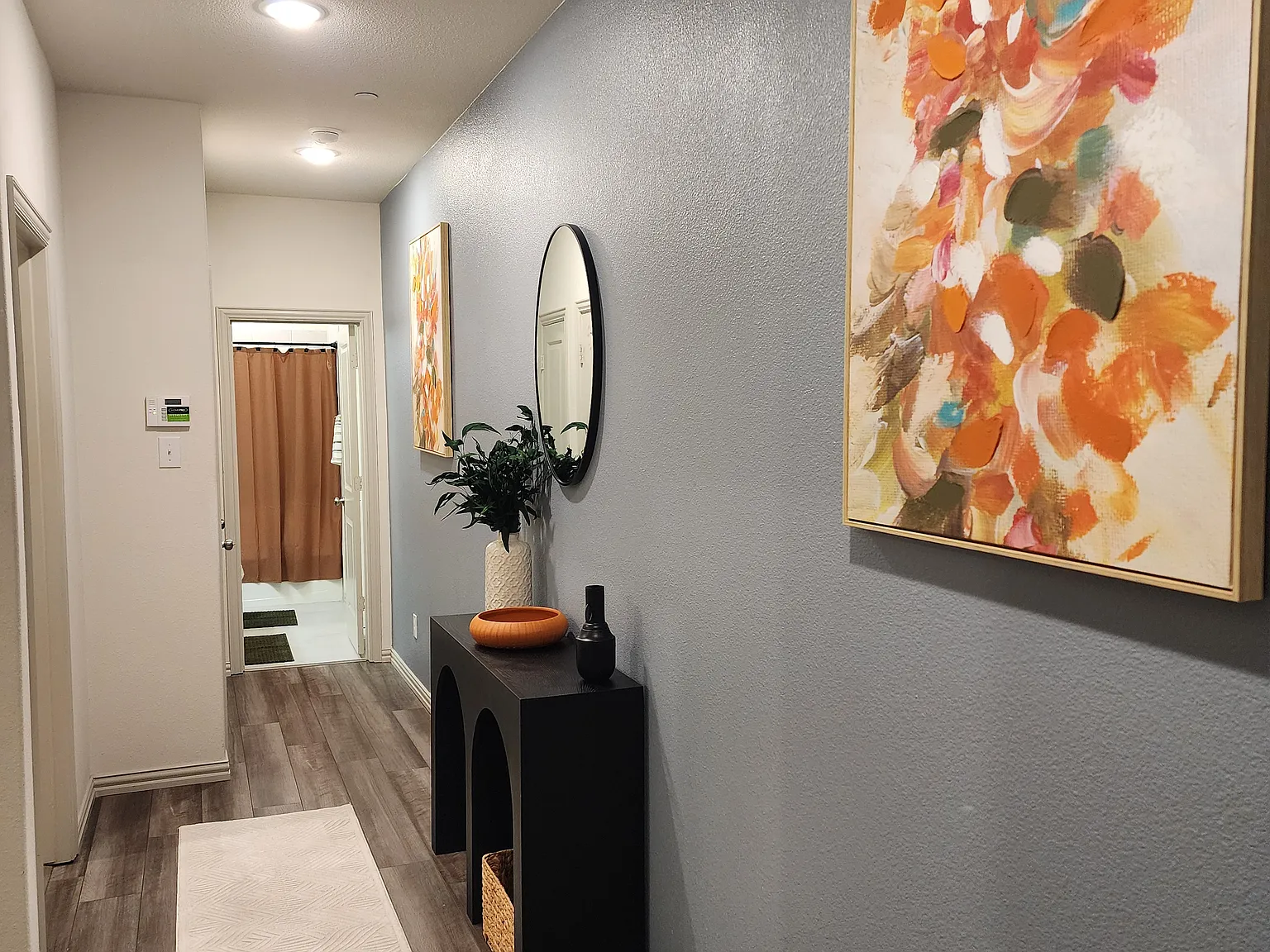 2 bed, 2000 sqft, $2,300 — Photo 2