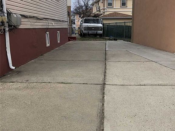 2nd image of 14233 Rockaway Blvd