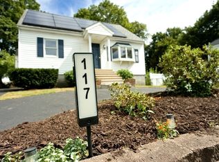 117 Lexington Ave, Lowell, MA 01854