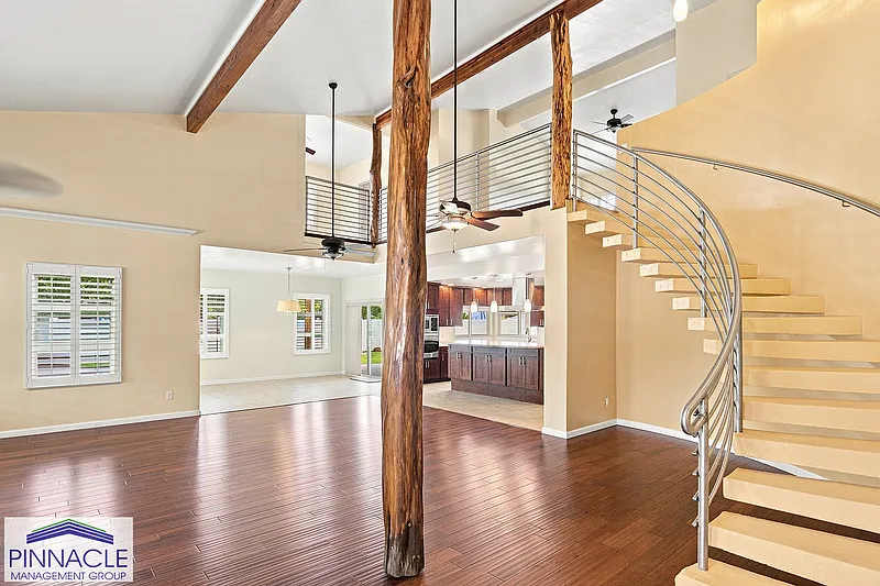 3 bed, 4.0 bath, 3875 sqft, $7,000 — Photo 3