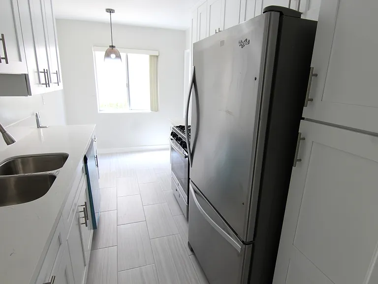 1825 Glendon Ave #1A — Photo 30
