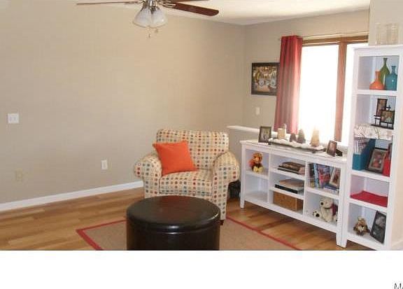 4th image of 1045 Acorn Trail Dr