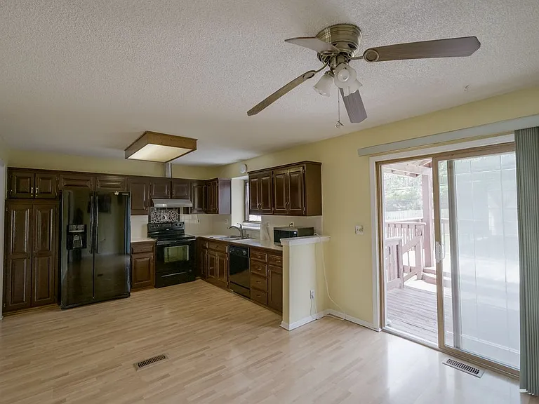 10725 Cleveland Ave — Photo 5