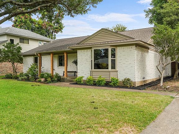 3rd image of 925 Fernwood Dr