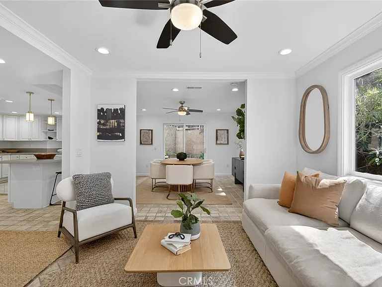 431 Nyes Pl — Photo 9