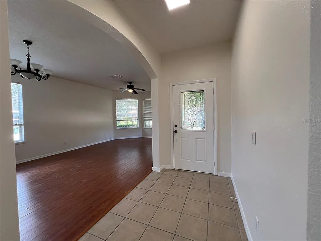 4 bed, 2.5 bath, 2267 sqft, $2,895 — Photo 3