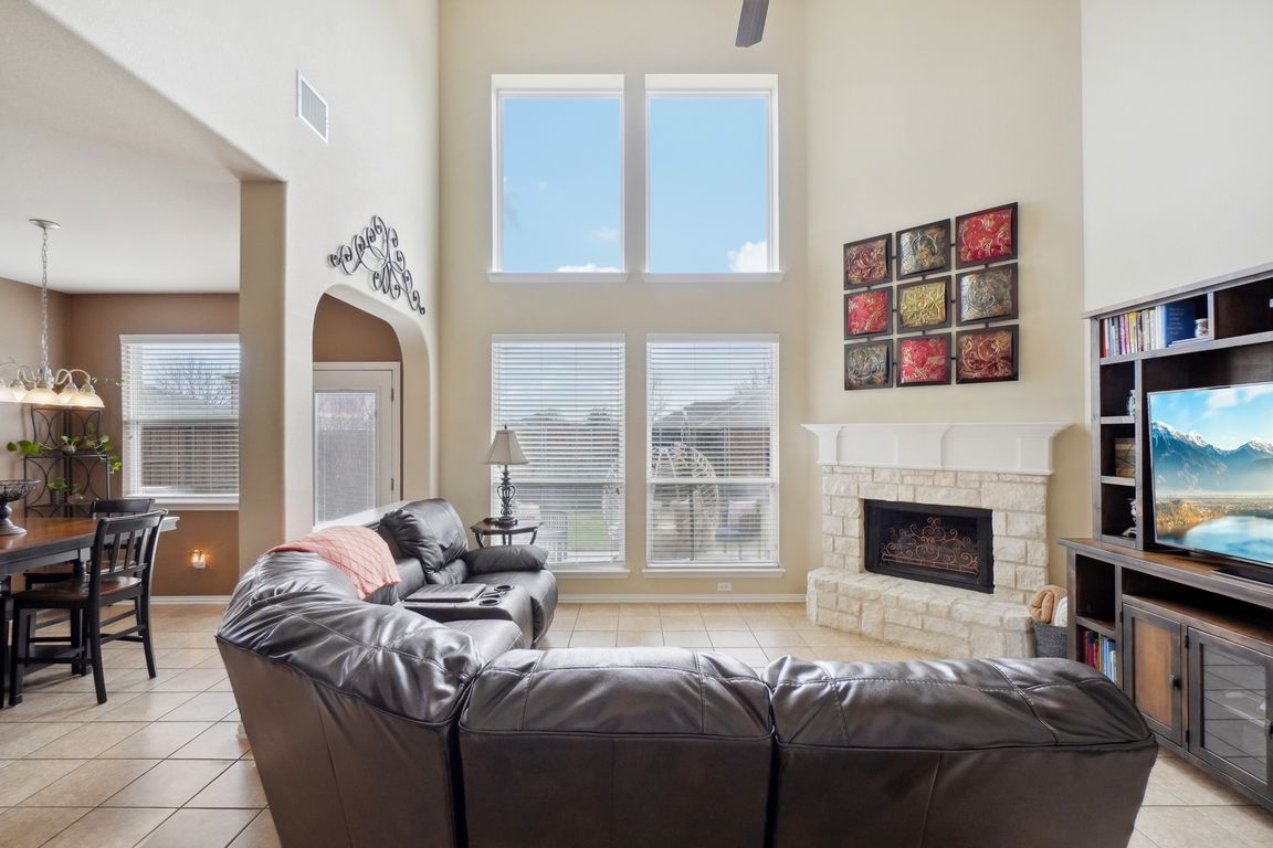 Alta Vista Dr-007.jpg