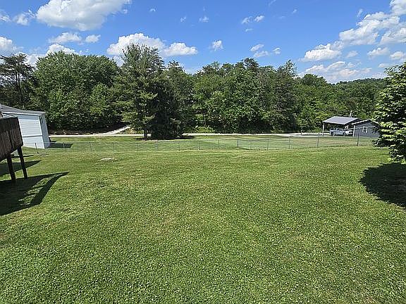 4th image of 35 Pineview Dr