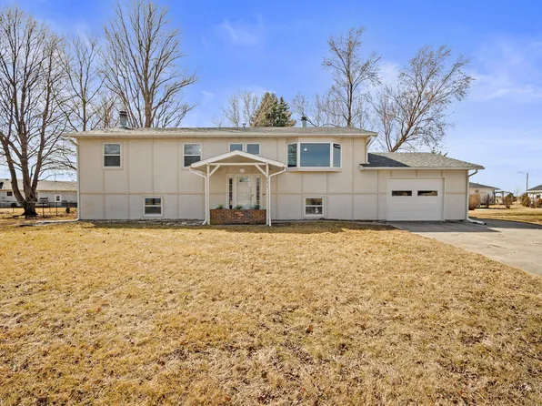 231 Britson Cir, Roland, IA 50236