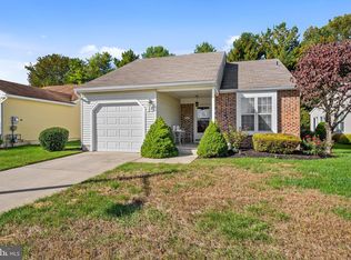 15 Fairfax Dr, Mount Laurel, NJ 08054