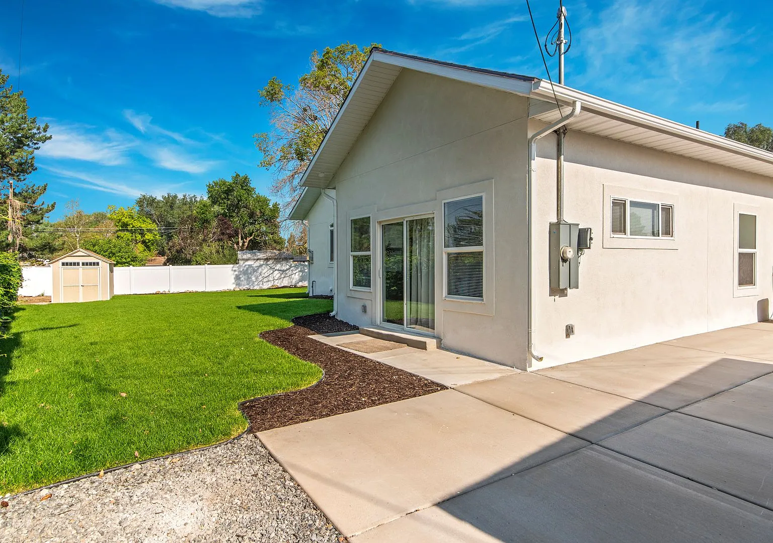 Fully Renovated 5-Bed Home with RV Parking & Garage | Sandy — Photo 4