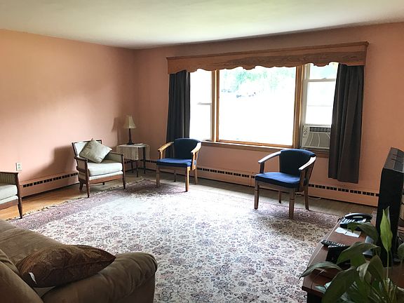 2nd image of 42 Woodland Cir