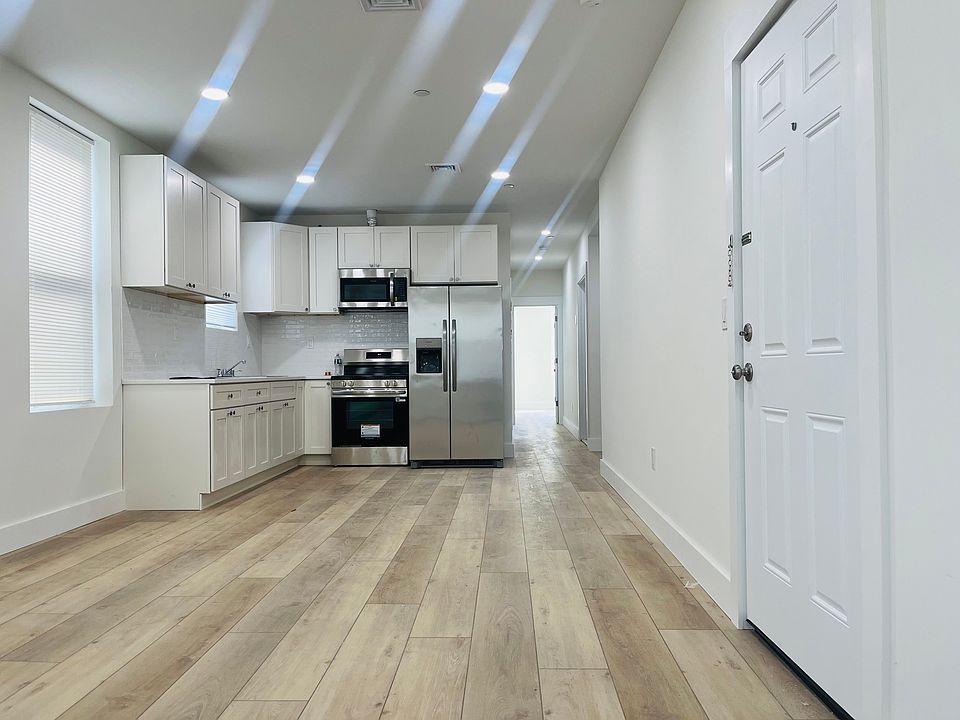 1st image of 910 E 226th St #3