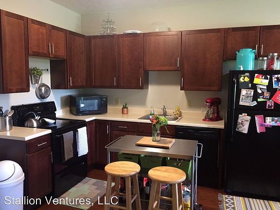 5th image of 3535 Holdrege St APT 304