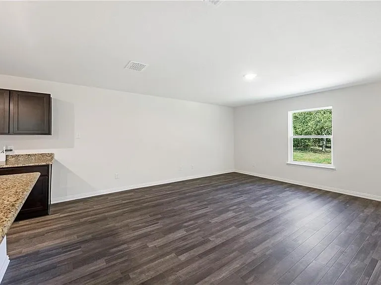 1005 Dawson St — Photo 8