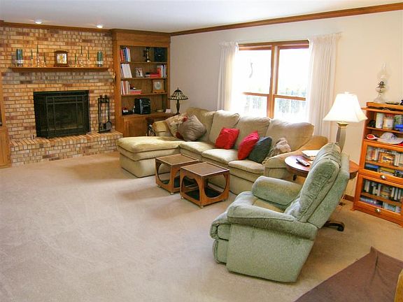5th image of 333 Southampton Dr