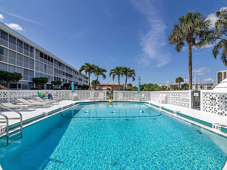 907 Marina Dr #402 — Photo 28