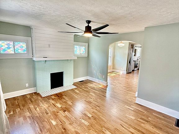 3rd image of 2907 Cypress St