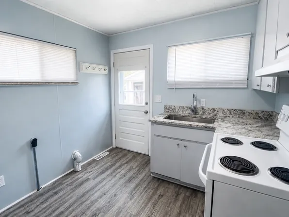 6758 Republic Ave, Warren, MI 48091