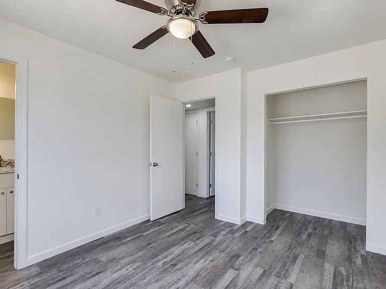 1221 E Henry St — Photo 21