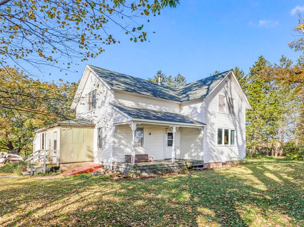 379 Hedge Rd, Compton, IL 61318