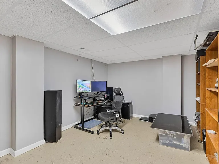 506 Acorn Ct — Photo 14