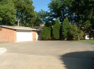 1210 Cedar Dr, Carlsbad, NM 88220