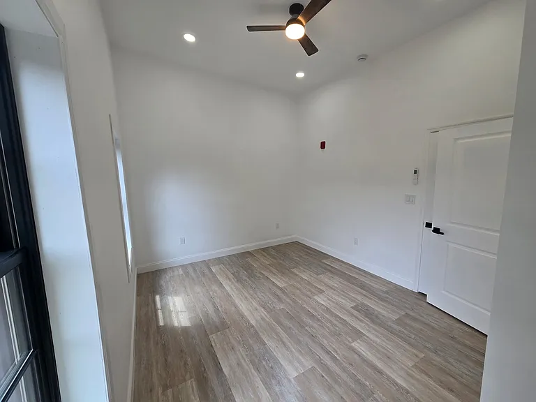 1521 Pine St #4F — Photo 5