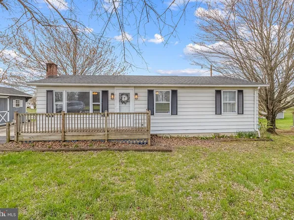 1570 Nadenbousch Ln, Inwood, WV 25428