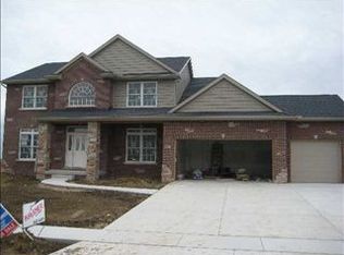 3911 Lay Ln, Bloomington, IL 61704