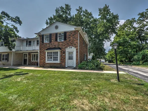 5060 West Colonial COURT, Greenfield, WI 53220