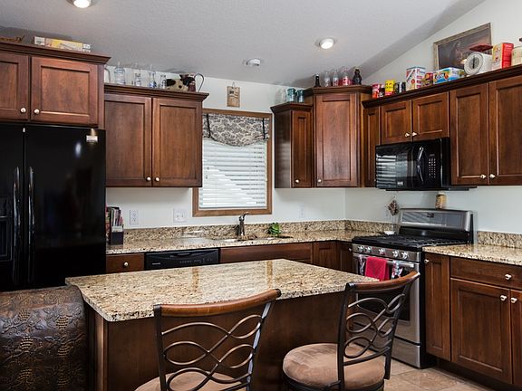 3rd image of 504 Rivermist Dr