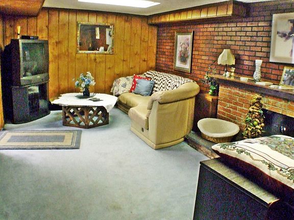 Spacious game room