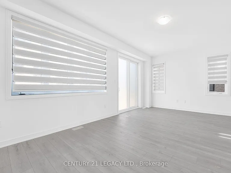 131 Blue Forest Cres — Photo 29