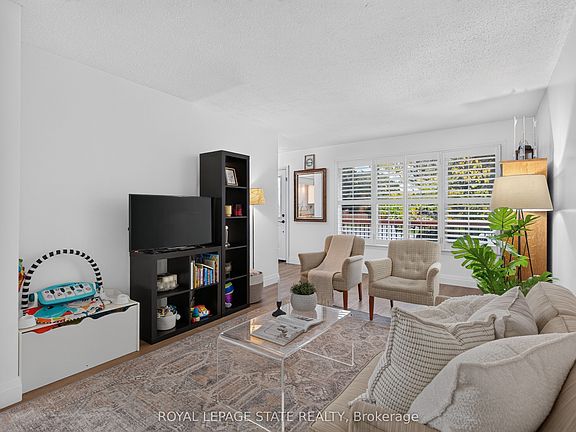 5th image of 38 Southglen Rd