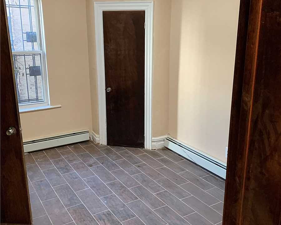 1st image of 15911 Hillside Ave