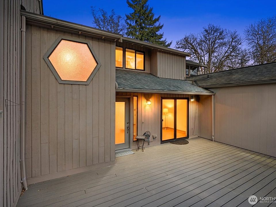 1st image of 2944 Kennewick Place NE