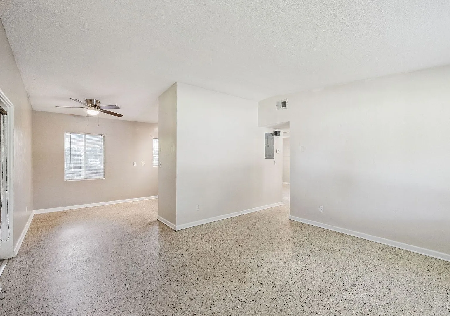 2 BR / 1 BA Home In Beatrice Village — Photo 3