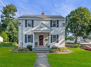 8 Binney St, Andover, MA 01810
