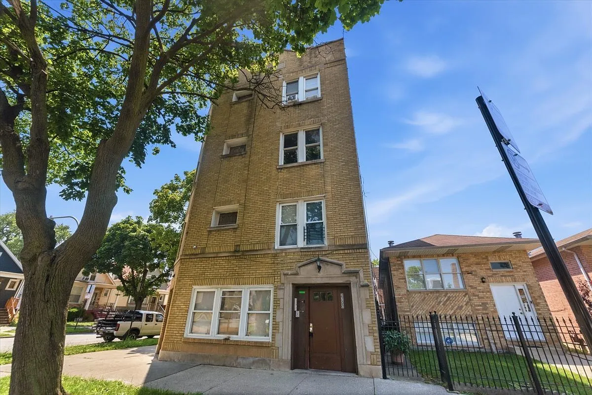 2 bed, 850 sqft, $1,500 — Photo 1